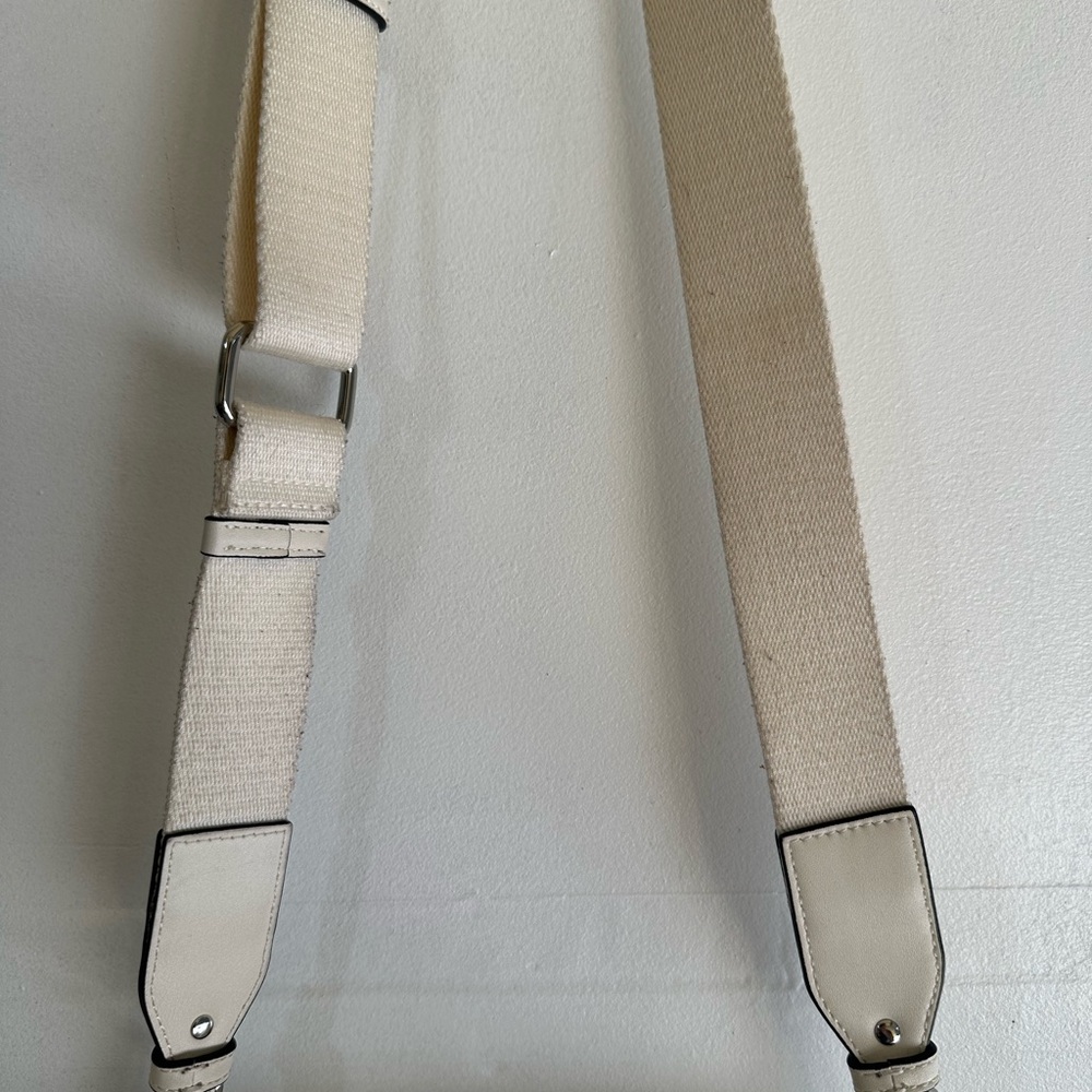 Calvin Klein White Pebbled Leather Crossbody Bag - Picture 3 of 8